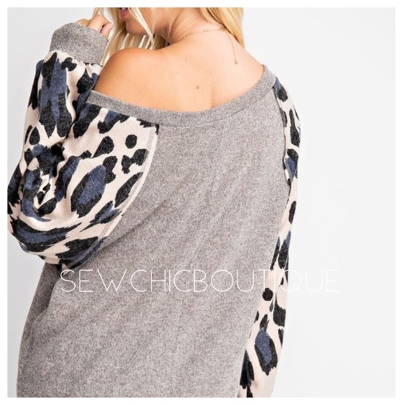 Two Tone Melange Soft Knit Top - Picture 5 of 7